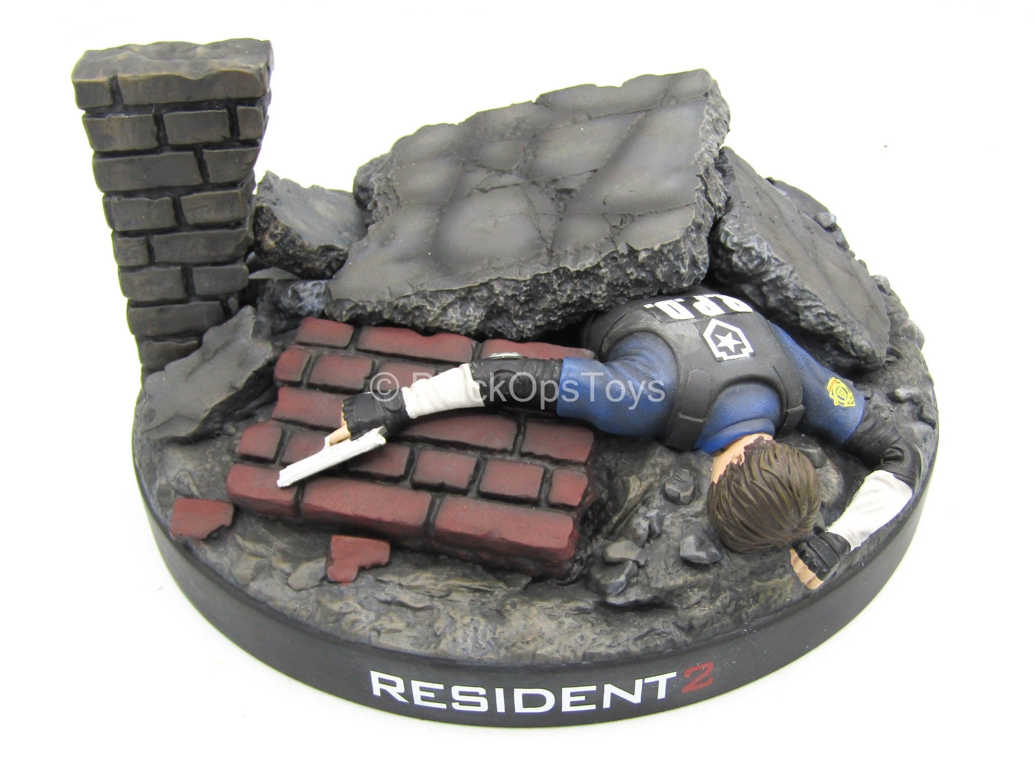 Resident Evil 2 - Mad Tyrant - Diorama Figure Stand – BlackOpsToys