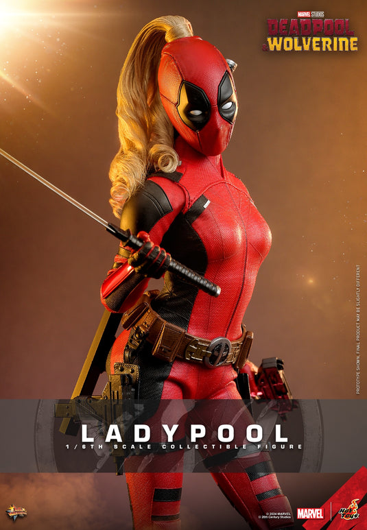 Lady Deadpool - Base Figure Stand