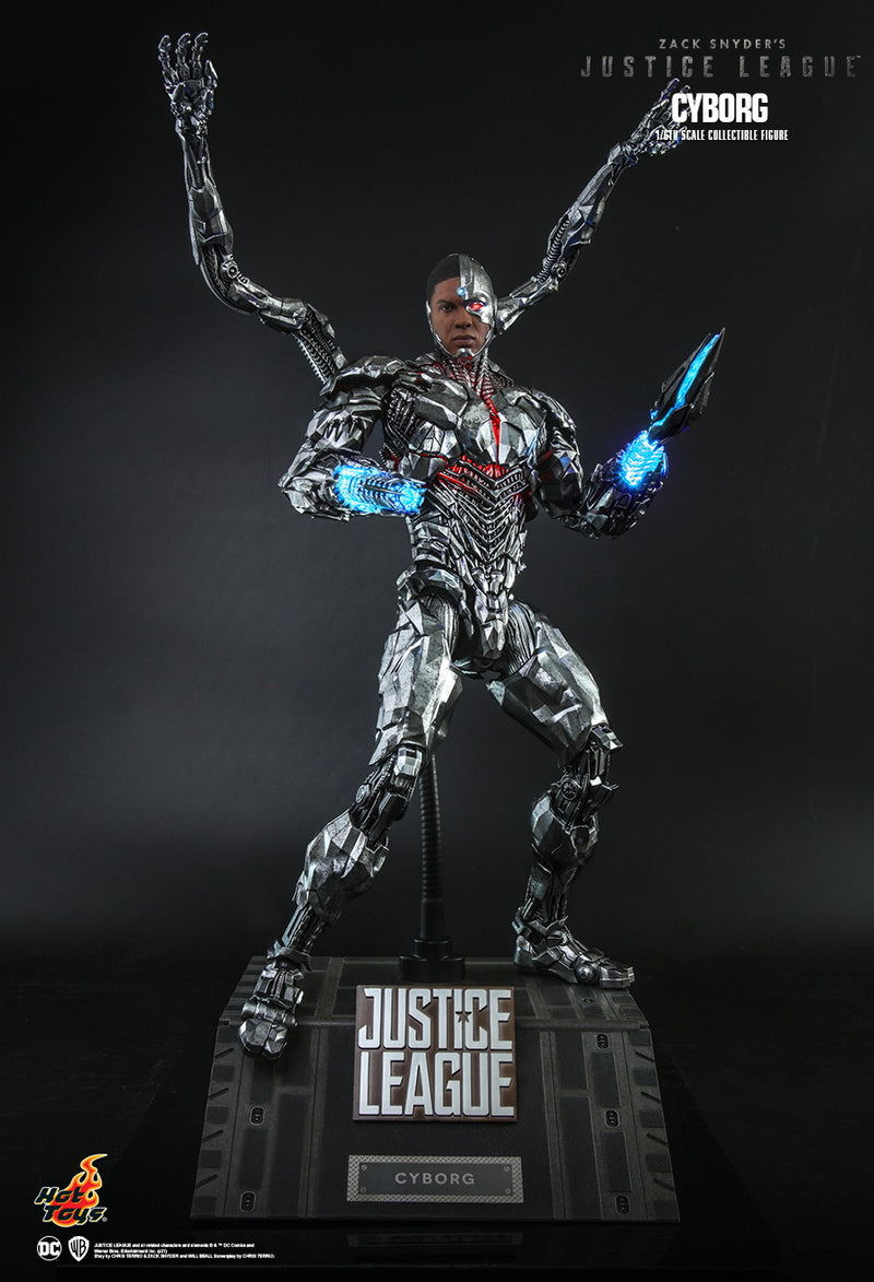 Load image into Gallery viewer, Justice League - Cyborg - MINT IN OPEN BOX
