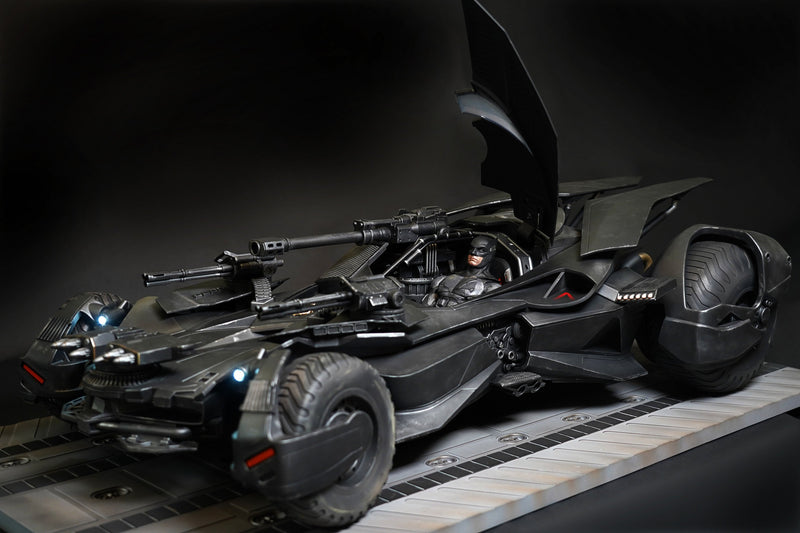 Load image into Gallery viewer, Justice League - Batmobile w/Weapon Kit &amp; Batman - MINT IN BOX
