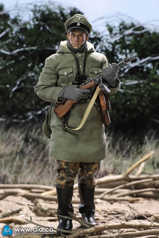 Load image into Gallery viewer, WWII - German SS-Panzer Div - Green Cold Weather Hooded Coat
