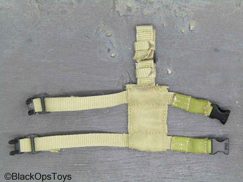 Load image into Gallery viewer, Toy Soldier - Tan Small MOLLE Drop Leg Panel
