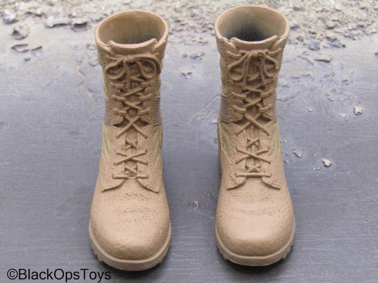 Tan Combat Boots (Peg Type)