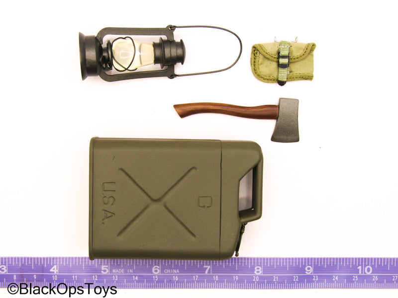 Load image into Gallery viewer, RC Outdoor Gear - Green Gas Tank w/Lantern &amp; Hatchet Axe Set
