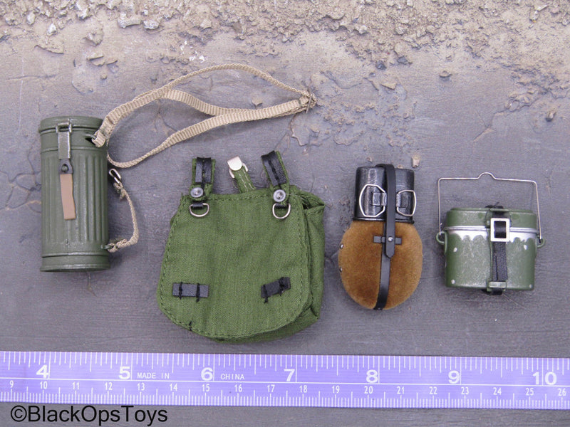 Load image into Gallery viewer, WWII - German Dunkirk Gunner - Pouch &amp; Gear Set
