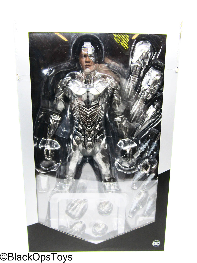 Load image into Gallery viewer, Justice League - Cyborg - MINT IN OPEN BOX
