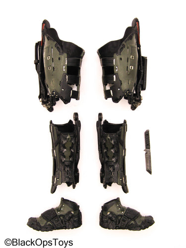 Warriors Of The Future Tyler - Black Mechanical Leg Armor w/Boots (Peg Type)