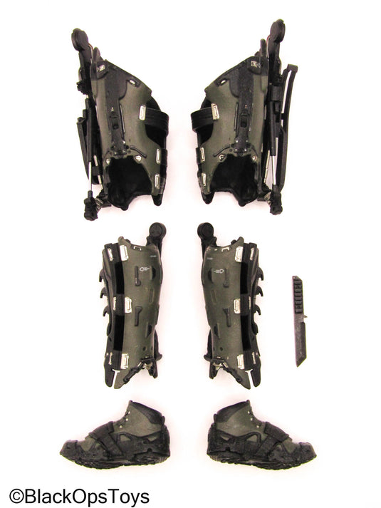 Warriors Of The Future Tyler - Black Mechanical Leg Armor w/Boots (Peg Type)