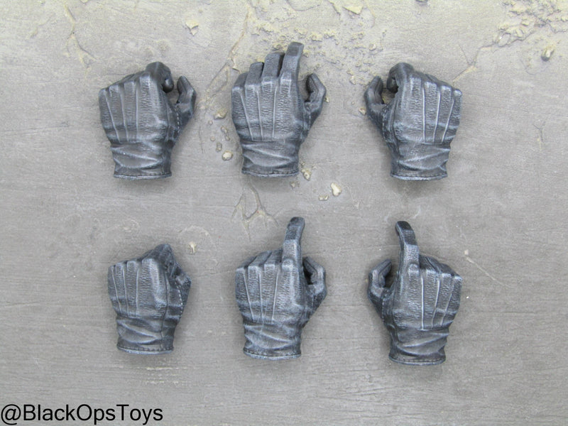 Load image into Gallery viewer, Poker Kingdom - Nell - Black Gloved Hand Set (x6)
