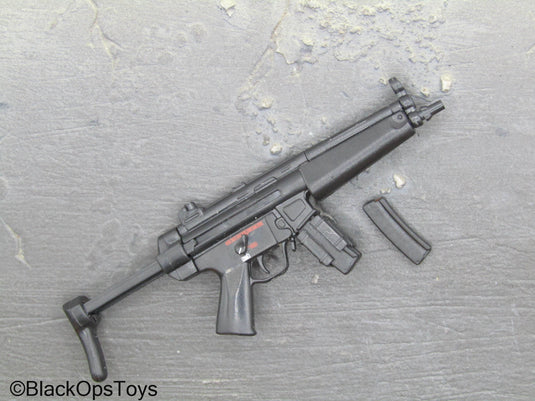 MP5 Submachine Gun w/Moving Charging Handle