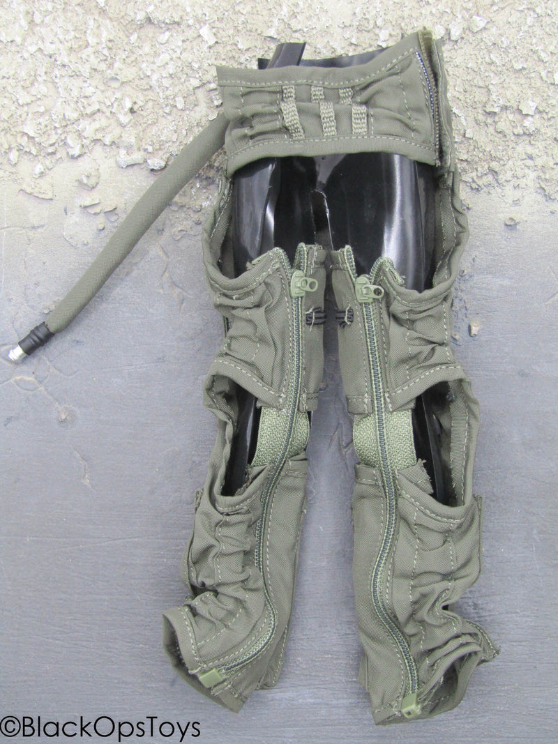 Load image into Gallery viewer, F/A-18E Pilot Captain Mitchell - Complete Survival Vest w/Anti G-Suit Set
