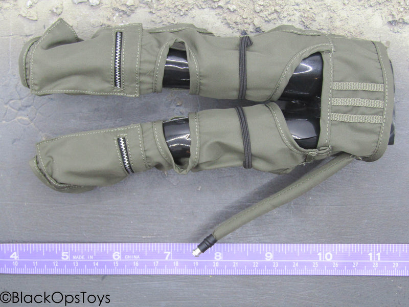 Load image into Gallery viewer, F/A-18E Pilot Captain Mitchell - Complete Survival Vest w/Anti G-Suit Set
