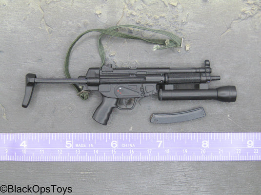 MP5 w/Pull-out Stock, Flashlight Attachment, Sling & Removable Magazine