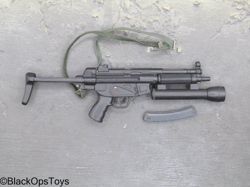 MP5 w/Pull-out Stock, Flashlight Attachment, Sling & Removable Magazine