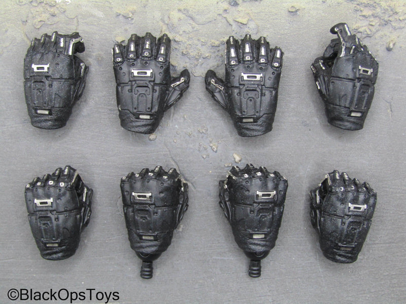 Load image into Gallery viewer, Warriors Of The Future Tyler - Black Armored Gloved Hand Set
