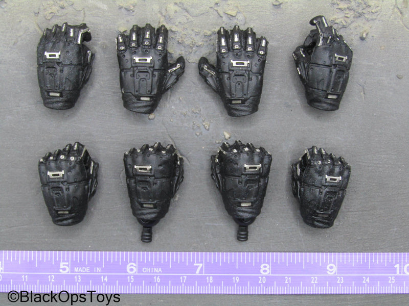 Load image into Gallery viewer, Warriors Of The Future Tyler - Black Armored Gloved Hand Set
