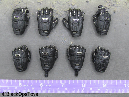 Warriors Of The Future Tyler - Black Armored Gloved Hand Set