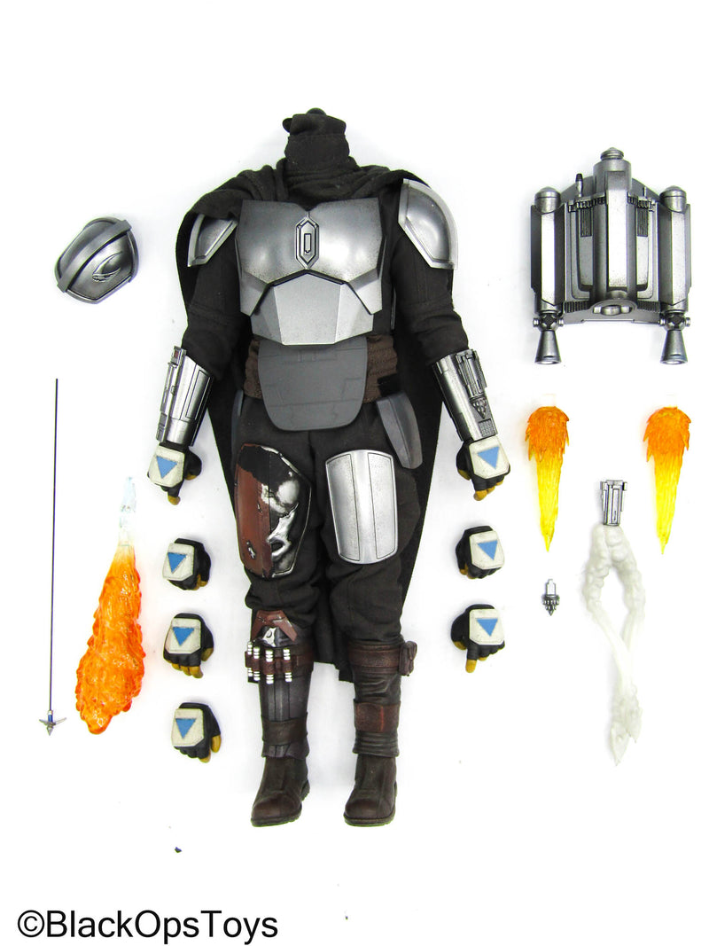 Load image into Gallery viewer, The Mandalorian Deluxe - Complete Armored Body w/Complete Gear Set
