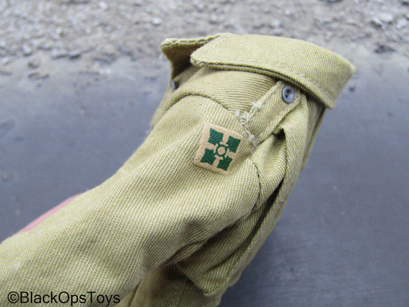 Load image into Gallery viewer, WWII - Tan M41 4th Division Jacket w/Green Inner Lining
