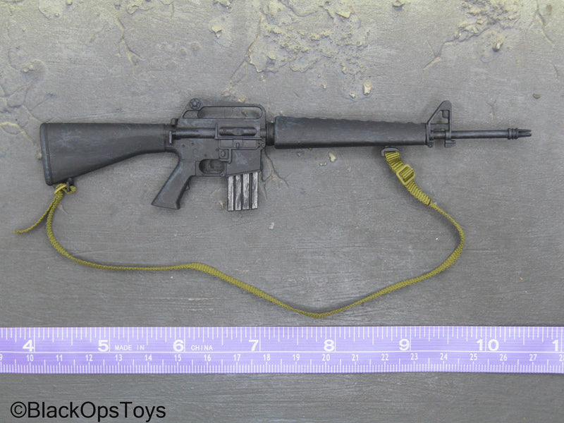 Load image into Gallery viewer, Vietnam Era Male - Black M16 Rifle w/Sling
