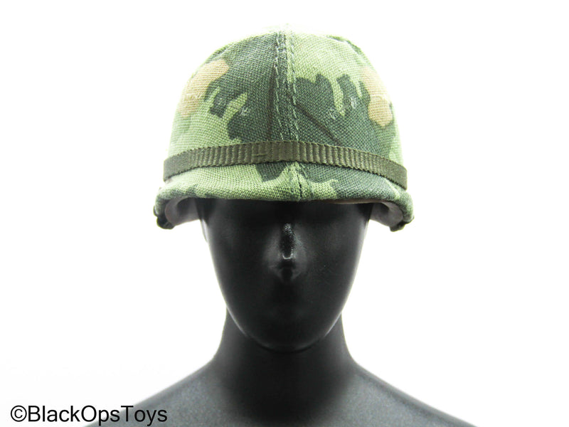 Load image into Gallery viewer, Vietnam Era Male - ERDL Leaf Camo Helmet
