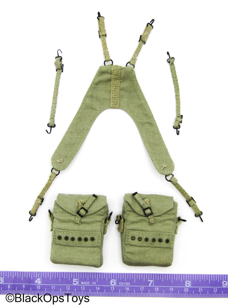 Load image into Gallery viewer, WWII - Tan Cloth Medic Pouch Set w/Suspenders
