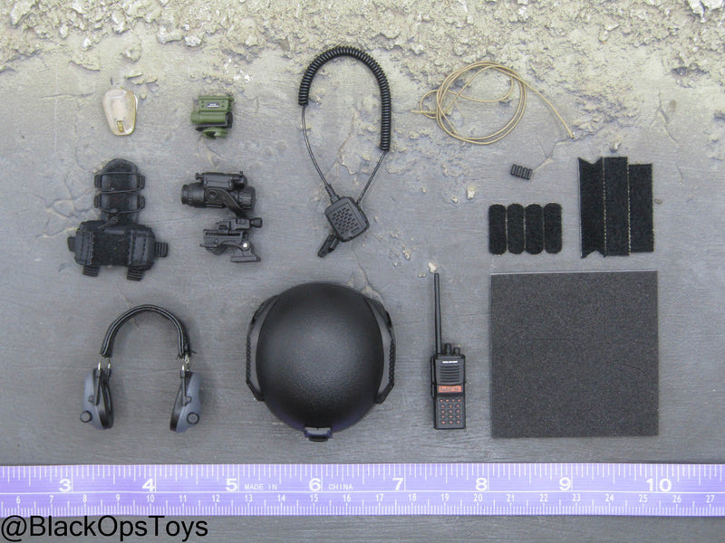 Load image into Gallery viewer, SOBR - Version R - Black Helmet w/NVG &amp; Attachment Set
