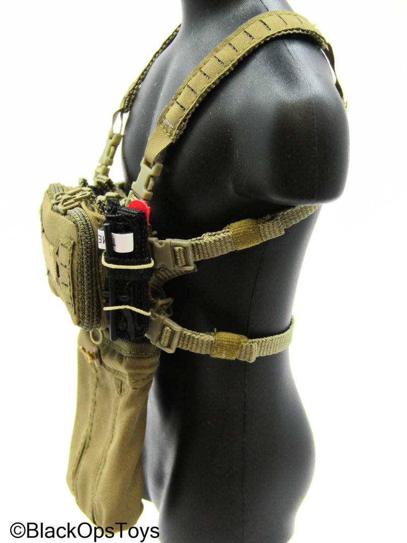 Load image into Gallery viewer, Russian SSO - Tan MOLLE Chest Rig w/Dump Pouch
