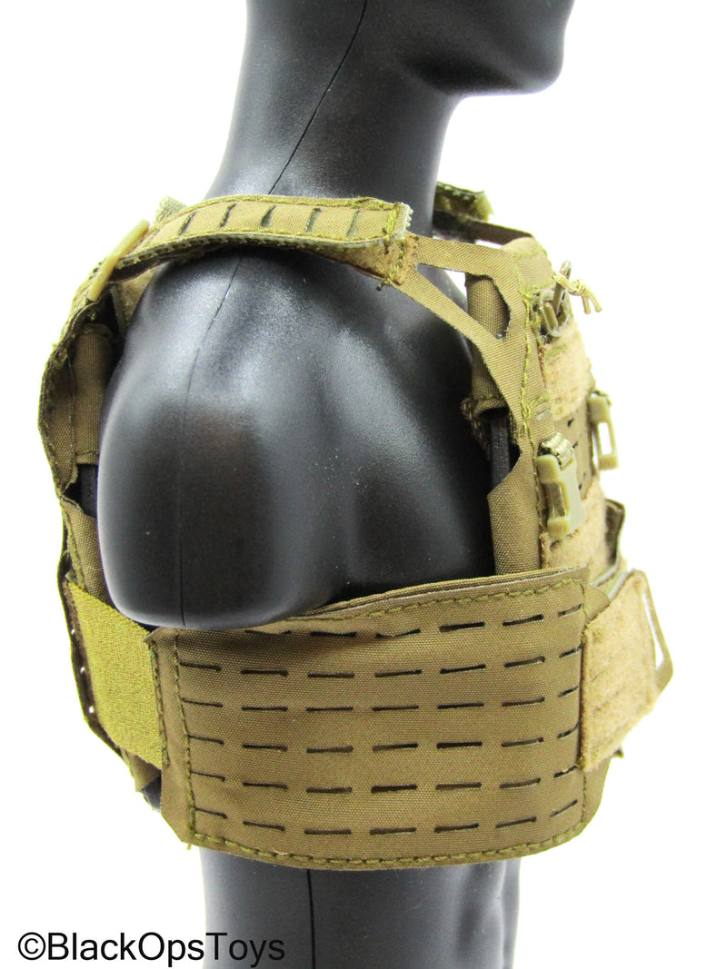 Load image into Gallery viewer, Russian SSO - Tan MOLLE Fantom Plate Carrier Vest
