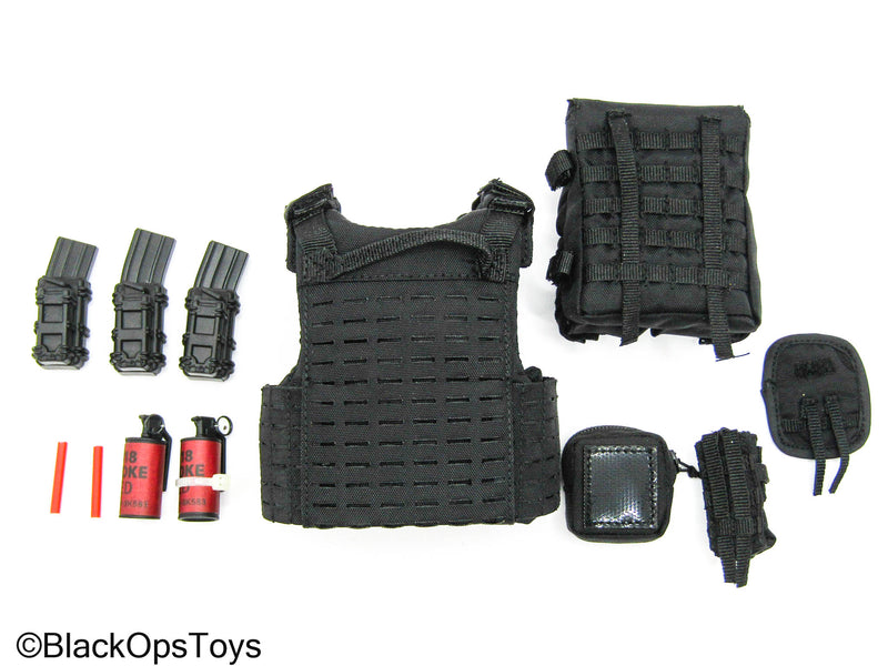 Load image into Gallery viewer, Doomsday Guardian - Black MOLLE Vest w/Pouch Set
