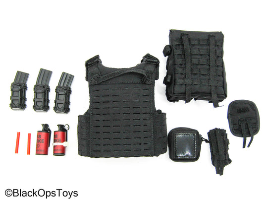 Doomsday Guardian - Black MOLLE Vest w/Pouch Set