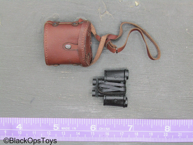 Load image into Gallery viewer, Vietnam US Army LRRP - Binoculars w/Brown Leather Like Case
