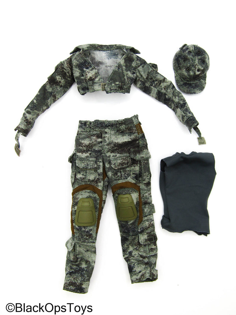 Load image into Gallery viewer, Shock Worker - Green Pixelated Camo Female Combat Uniform Set
