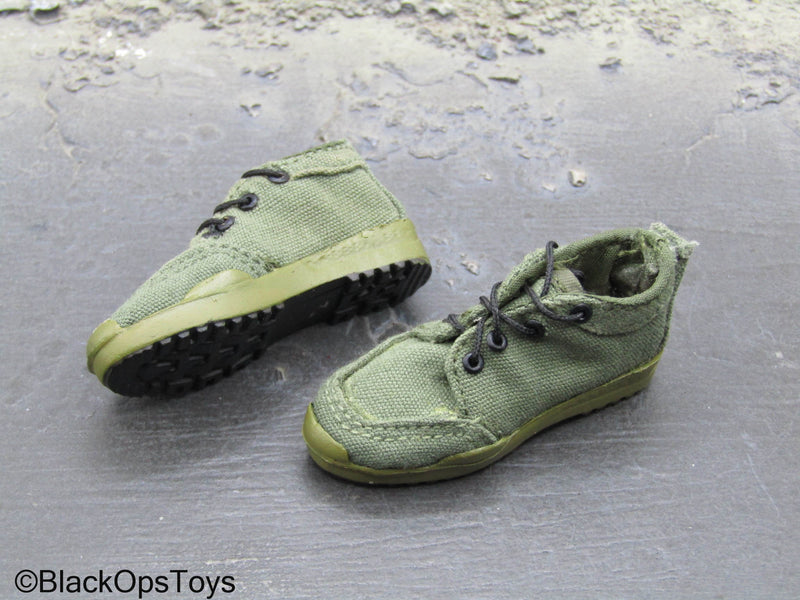 Load image into Gallery viewer, 1980 PLA - Green Shoes (Foot Type)
