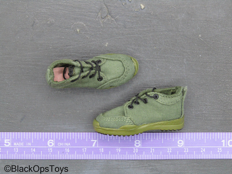 Load image into Gallery viewer, 1980 PLA - Green Shoes (Foot Type)
