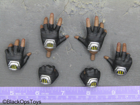 Spiderman NWH - Electro - AA Male Gloved Hand Set