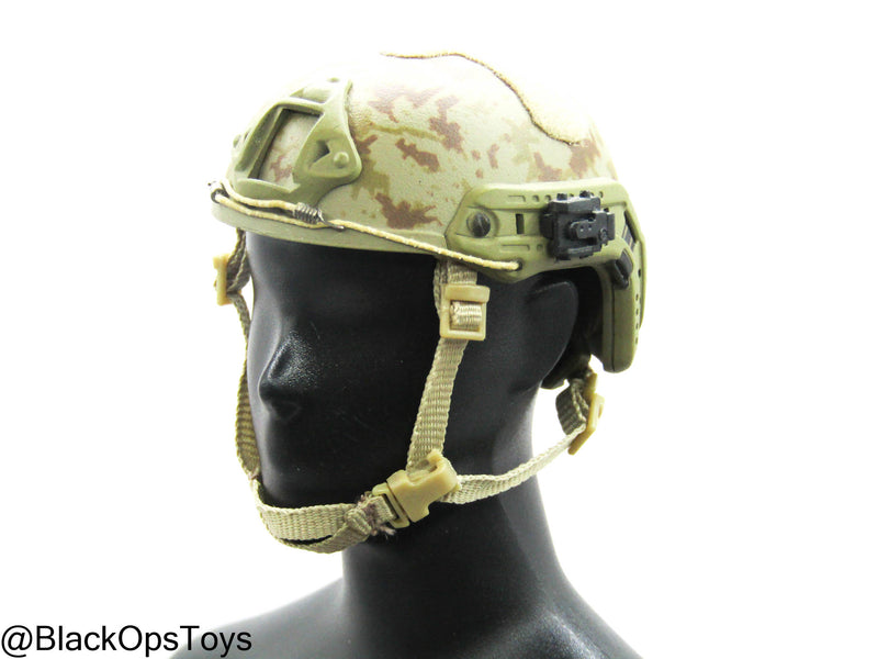 Load image into Gallery viewer, AOR-1 Camo FAST Helmet
