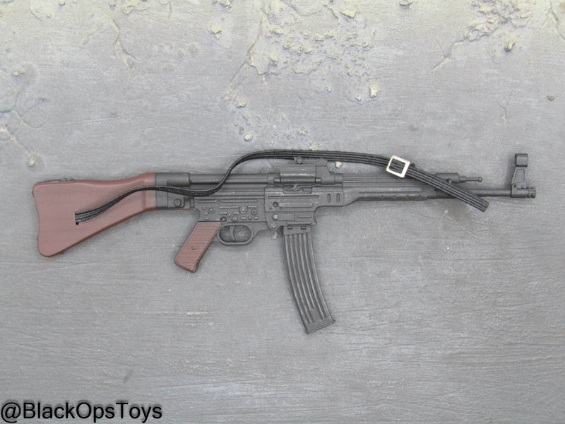 Load image into Gallery viewer, WWII German - STG 44 w/Sling
