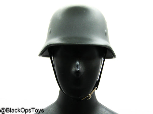 WWII German - Infantry Helmet w/Heer Decal Type 1