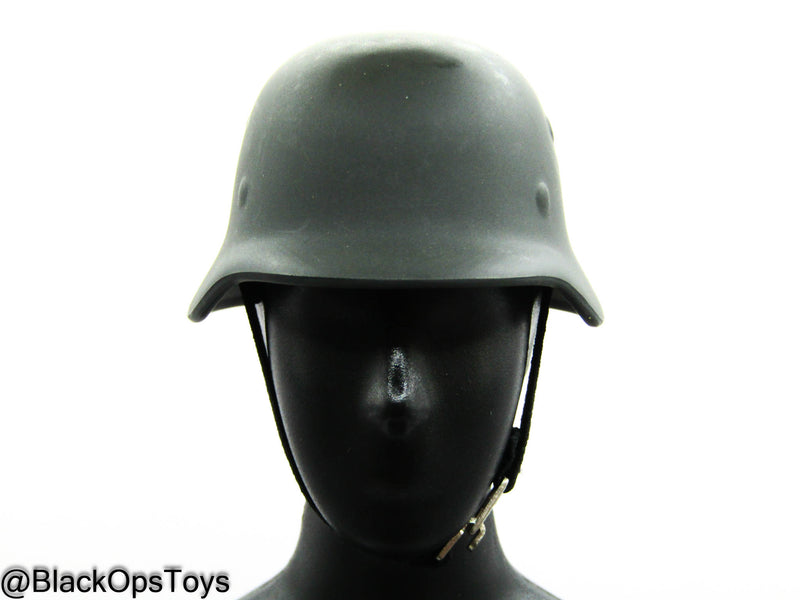 Load image into Gallery viewer, WWII German - M35 Infantry Helmet
