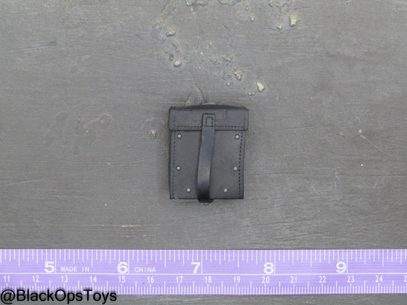 Load image into Gallery viewer, WWII German - Black Pouch
