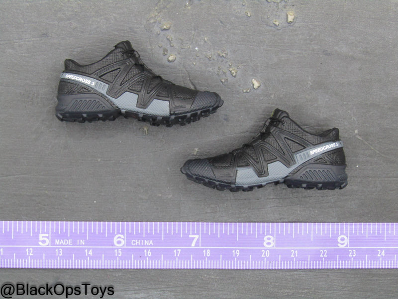 Load image into Gallery viewer, 10th SFG Reconnaissance - Combat Shoes (Peg Type)
