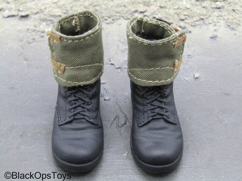 Load image into Gallery viewer, WWII German - Black Jackboots w/Cloth Gaiters (Foot Type)
