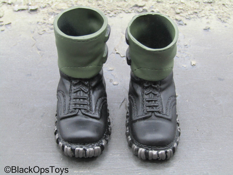 Load image into Gallery viewer, WWII German - Black Jackboots w/Gaiters (Foot Type)
