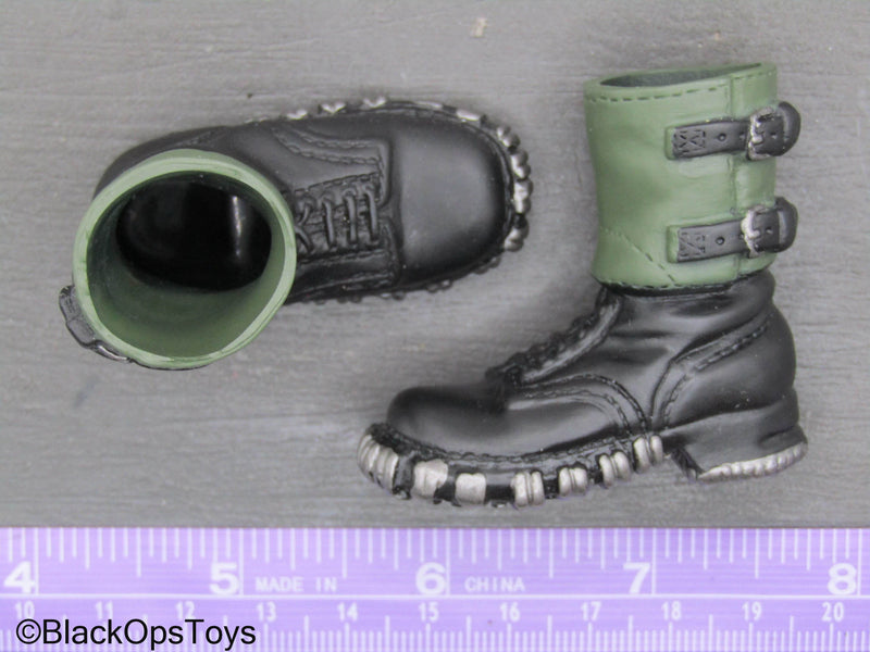 Load image into Gallery viewer, WWII German - Black Jackboots w/Gaiters (Foot Type)
