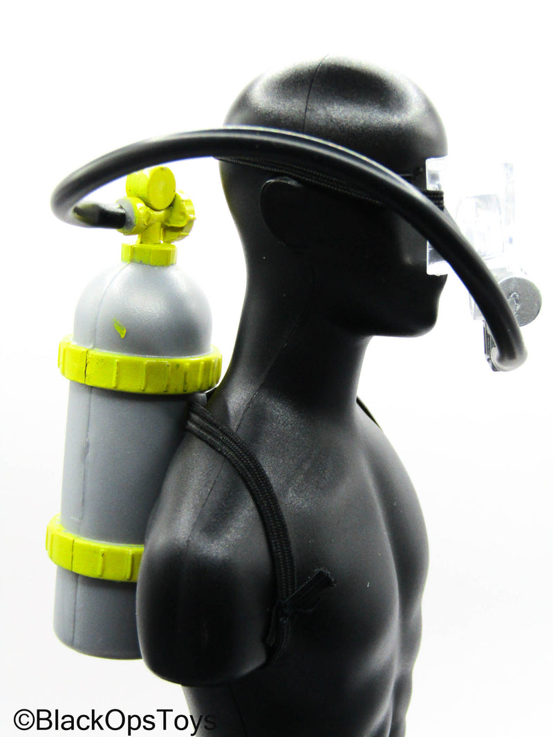 Load image into Gallery viewer, Fire Fighter - Oxygen Tank w/Mask
