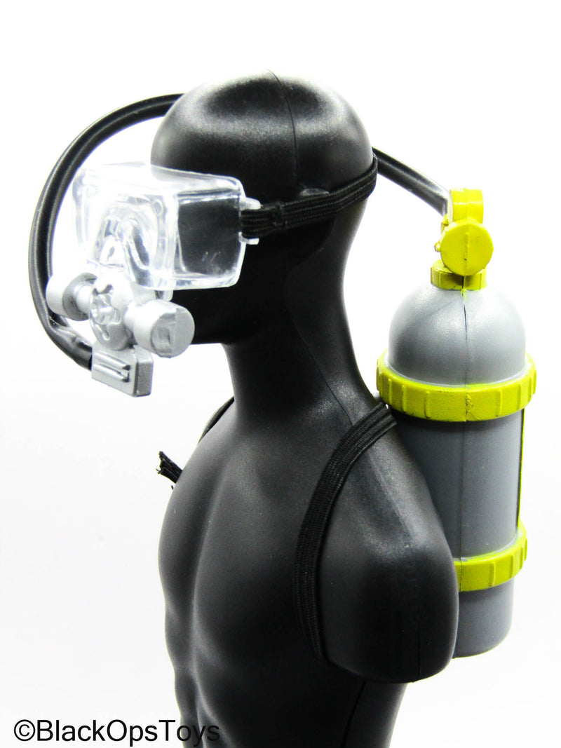 Load image into Gallery viewer, Fire Fighter - Oxygen Tank w/Mask
