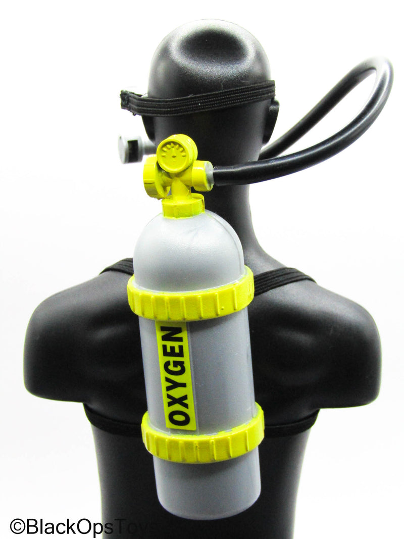 Load image into Gallery viewer, Fire Fighter - Oxygen Tank w/Mask
