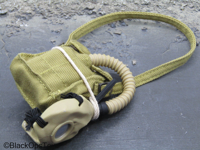 Load image into Gallery viewer, Tan Gas Mask w/Pouch
