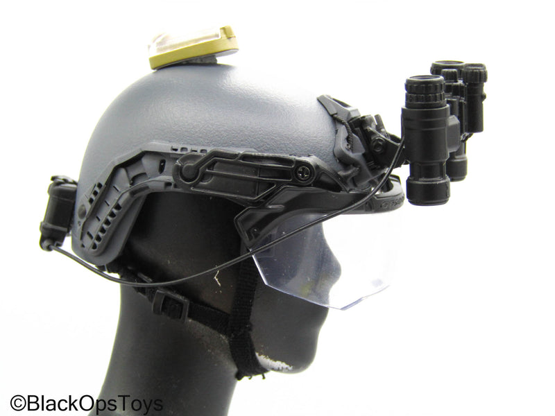 Load image into Gallery viewer, Dutch DS1 Riot Shield Version - Grey Helmet w/Face Shield &amp; NVG
